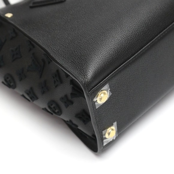 Louis Vuitton On My Side MM Monogram Tuftage Shoulder Bag - Picture 5 of 14